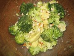 Basische K�che Broccolisalat